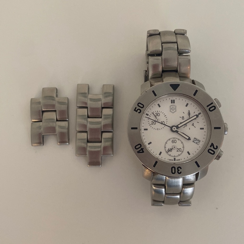 Swiss Army Victorinox Stainless Steel V7-15 Chrono S. Unisex Watch